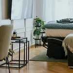 Boutique - Garden With Riveraccess アパート トゥーン
