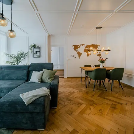 Boutique - Garden With Riveraccess *