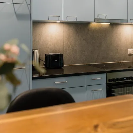 Boutique - Garden With Riveraccess