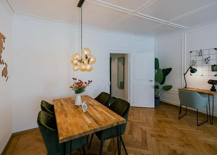 Boutique - Garden With Riveraccess *